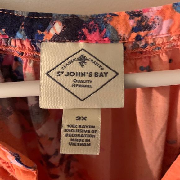 St. John's Bay Coral Flower Top - Picture 7 of 7